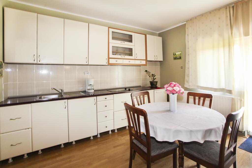 Apartments Izvor Врднік Екстер'єр фото